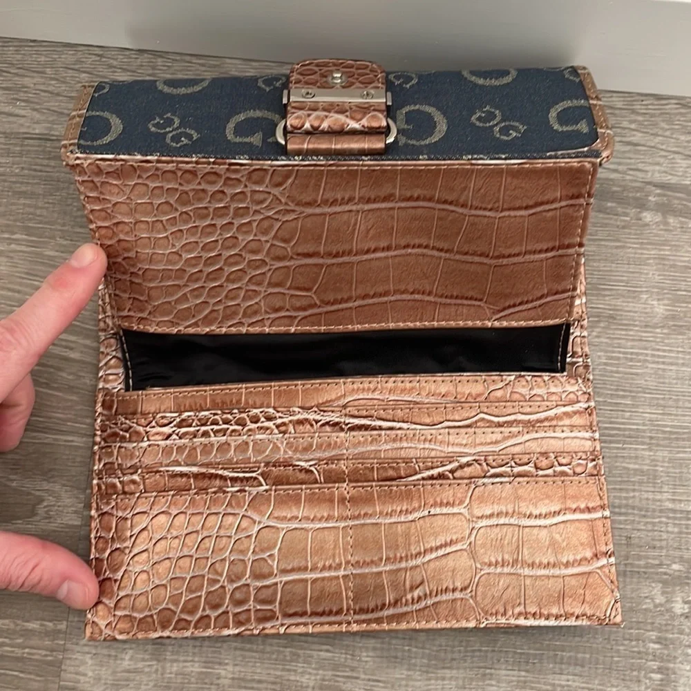 Wallet - Picture 4 of 6